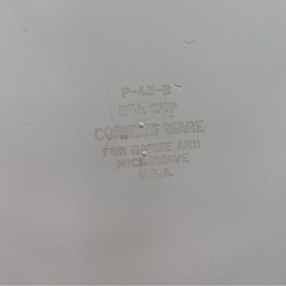 Corningware 2 3/4 cup microwave, range and oven safe - Picture 3 of 4